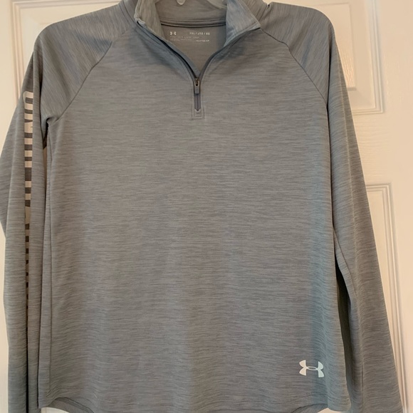 Girls dri fit Under Armour 3/4 zip, size youth XL